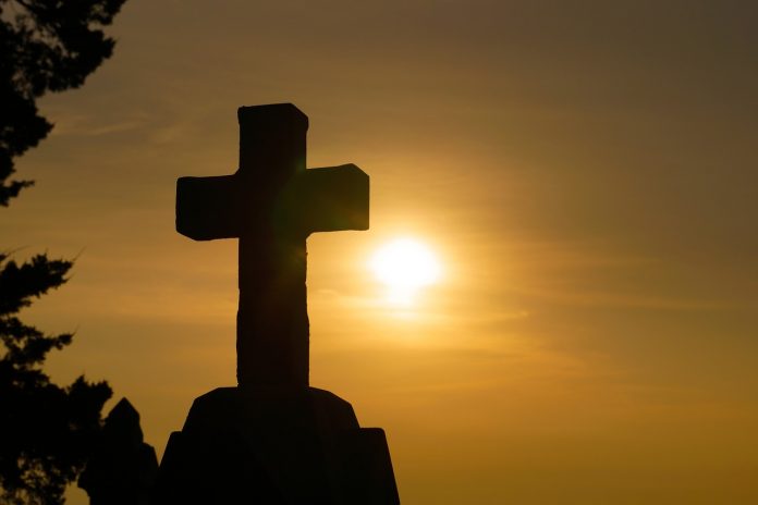 god-1772560_1280 cross religion