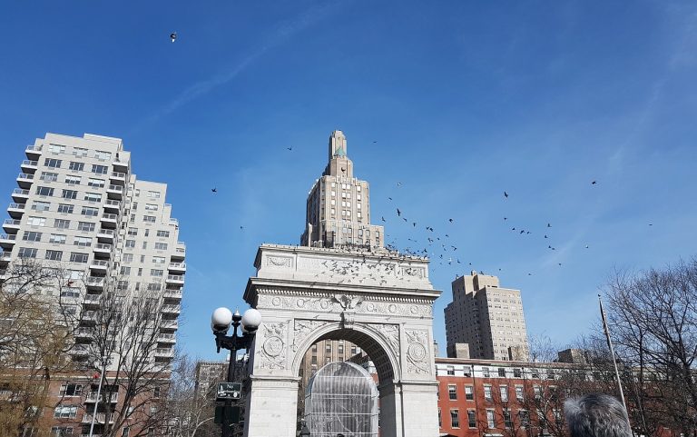 Warren, in NYC rally, casts campaign as successor to other women-led movements Warren, in NYC rally, casts campaign as successor to other women-led movements