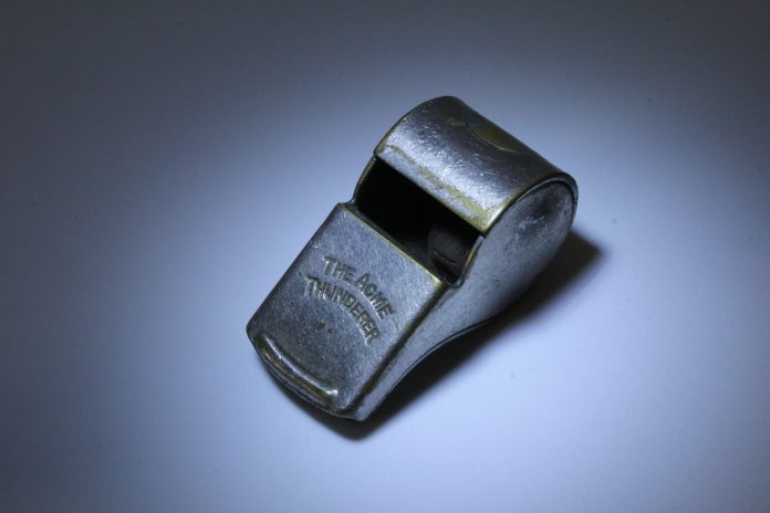 whistle-2475470_1280