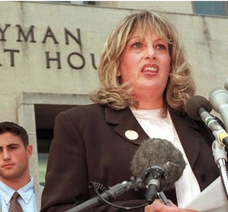 Linda Tripp, whose tapes were pivotal in Clinton impeachment scandal, dies