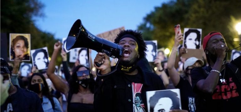 2 vehicles hit protesters in Los Angeles as Breonna Taylor protests continue throughout US