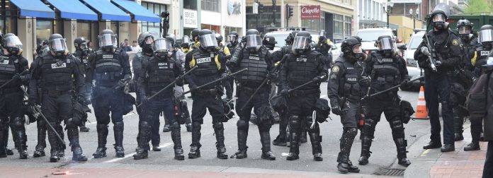 portland-3935418__480 riot police