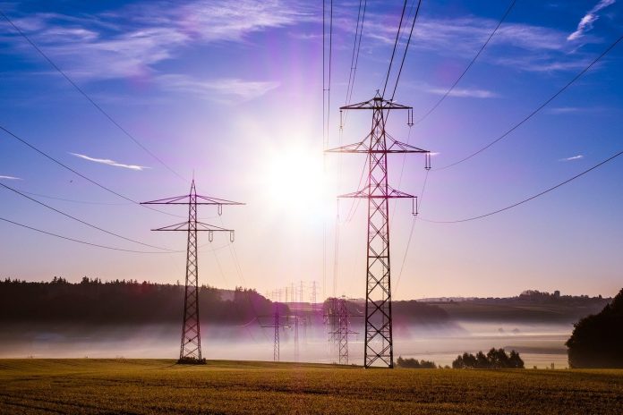 pylon-503935_1280 Electricity power grid lines