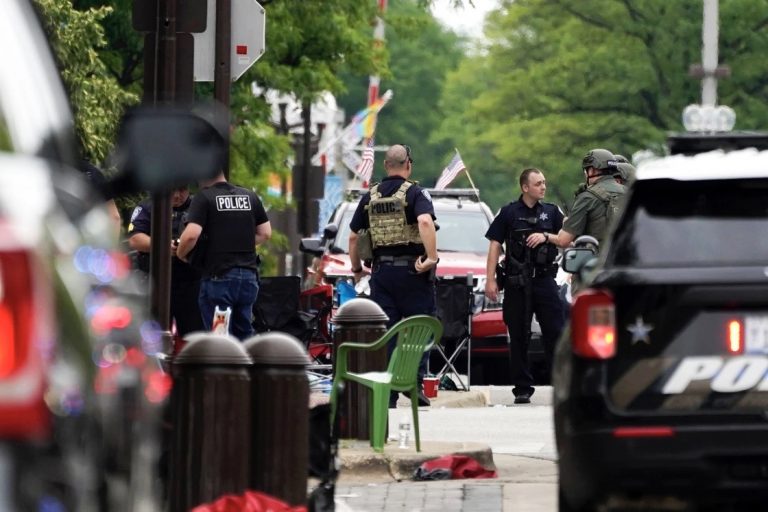 Person of interest apprehended in July 4 suburban Chicago parade attack that killed 6, authorities say Person of interest apprehended in July 4 suburban Chicago parade attack that killed 6, authorities say