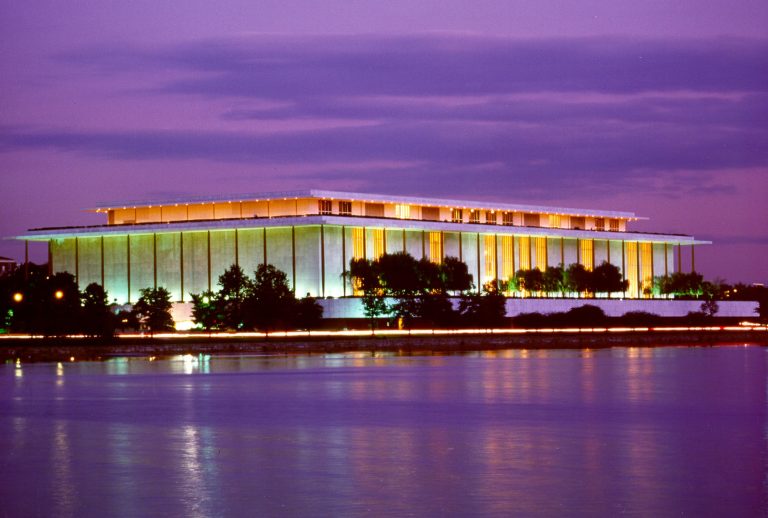 Paul Pelosi attends Kennedy Center Honors in first public appearance since home attack