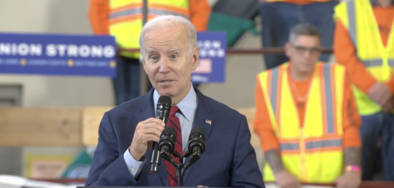In visit to Maui, Biden vows to do ‘everything possible’ to help with recovery In visit to Maui, Biden vows to do ‘everything possible’ to help with recovery