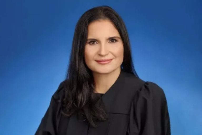 Judge Dismisses Classified Documents Case Against Trump Judge Dismisses Classified Documents Case Against Trump